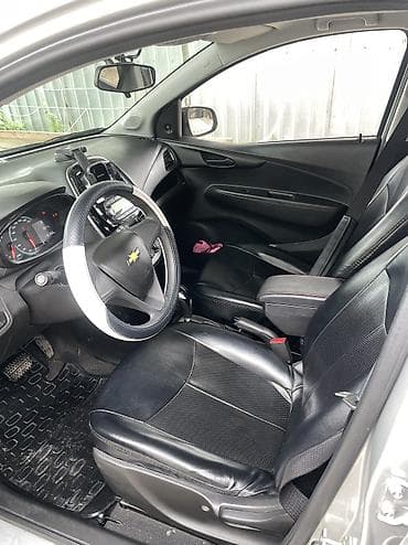 2017: Chevrolet Spark: 2017 г., 1 л, Вариатор, Бензин — 4