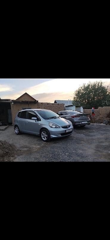 mazda 6 2008: Honda Fit: 2002 г., 1.3 л, Автомат, Бензин, Хэтчбэк — 9