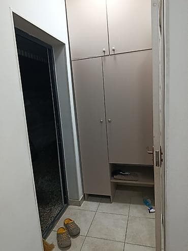 элитный дом: Сдаётся компактная студия с кухонной зоной и отдельным входом. Район — 3