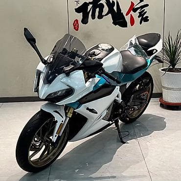 Спортбайк CFMoto, 250 куб. см, Бензин, Взрослый, Б/у