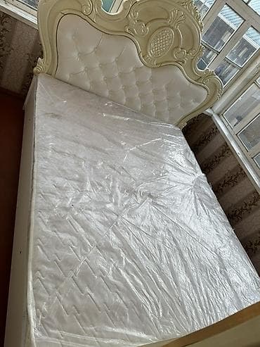 үй эмеректери: Спальный гарнитур в классическом стиле, бежевый глянец с резным — 5