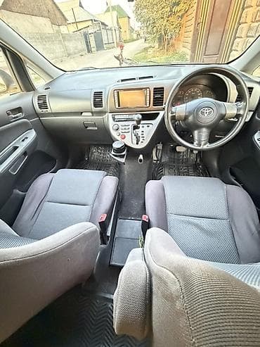 byd e7: Toyota WISH: 2003 г., 1.8 л, Автомат, Газ, Минивэн — 4