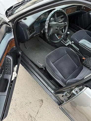 авид 80: Audi 80: 1993 г., 2 л, Механика, Бензин, Седан — 5