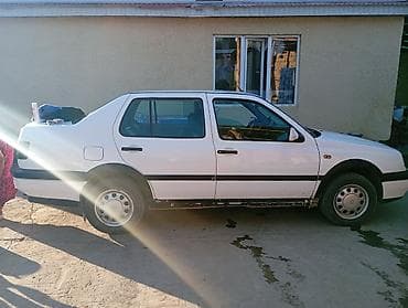 Volkswagen Vento: 1997 г., 1.8 л, Седан — 3