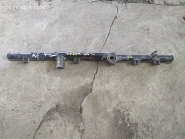 напольные вазы: Toyota Carina E Бачок радиатора, Тойота Карина Бачок радиатора ВЕРХНИЙ — 1