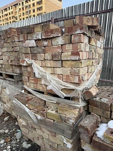 Строительный кирпич: Продаю Б/У Кирпичи полублок БЕЛОВОДСКИЕ 2015 год производство! Без — 8