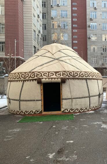 палатка туристическая: Боз үйлөрдү ижаралоо, Каркасы Жыгач, 100 баштан көп, Казан, Идиш-аяк, Полу менен — 9