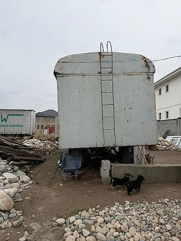 сдаю времянку в лебединовке: Передвижной вагончик-бытовка на шасси Описание: - Металлический — 3