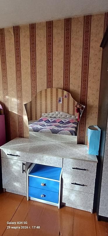 свечи свадебные: Спальный гарнитур в классическом стиле с нежным светлым орнаментом — 2