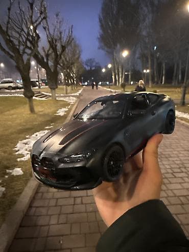 Игрушки: Продаю коллекционную M4 CSL в формате 1:18 25-28 см размер, в черном — 4