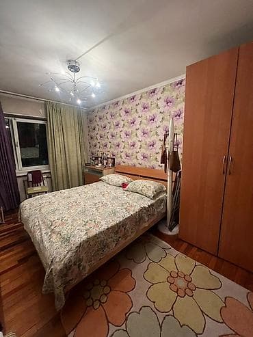 двуспальные кроват: Двуспальная кровать, Б/у, С матрасом, длина - 200 см — 1