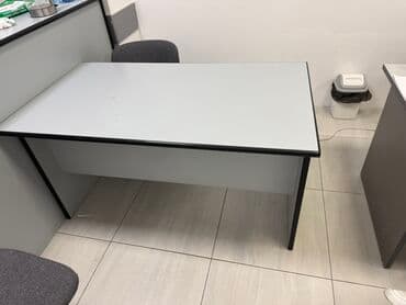 стеклянный стол офисный: Офисный стол, Нерегулируемый, цвет - Серый, Прямоугольный — 1