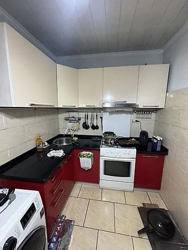 Кухонный гарнитур, цвет - Красный