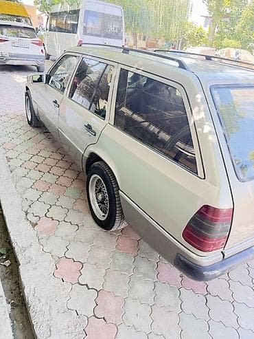 124 сидения: Mercedes-Benz W124: 1991 г., 2.9 л, Механика, Дизель, Универсал — 6