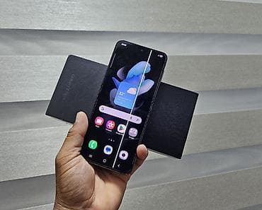 Техника и электроника: Samsung Galaxy Z Flip 4, Б/у, 128 ГБ, цвет - Черный, 1 SIM, 2 SIM, eSIM — 1