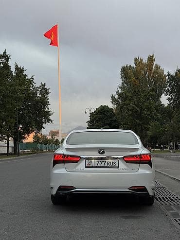 ничего: Lexus LS: 2022 г., 3.4 л, Автомат, Гибрид, Седан — 7