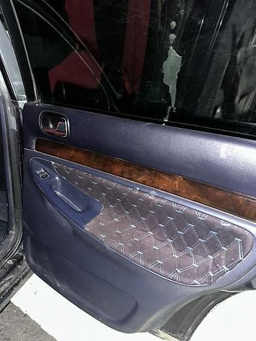 матовое стекло: Audi а 4 обьем2.8 куатро 4wd обмен есть — правый руль, салон с — 2