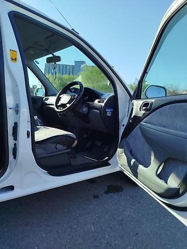 bud машина: Toyota Raum: 2000 г., Автомат, Бензин — 3