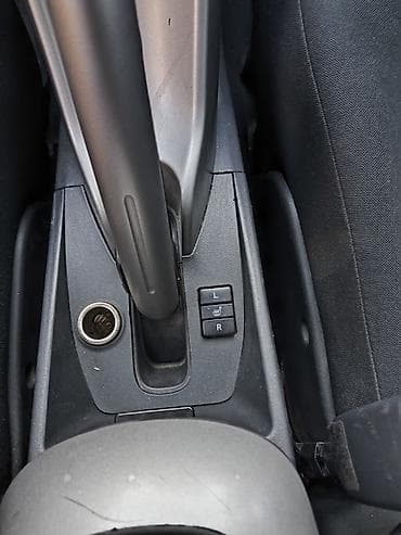 mazda a6: Toyota Auris: 2007 г., 1.6 л, Бензин, Хэтчбэк — 9