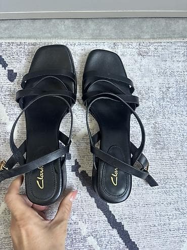 Босоножки, сандалии, шлепанцы: Босоножки, 37, Clarks, Б/у, цвет - Черный — 4