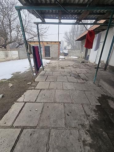 продаю дом в балыкчы: Дом, 65 м², 3 комнаты, Собственник — 2