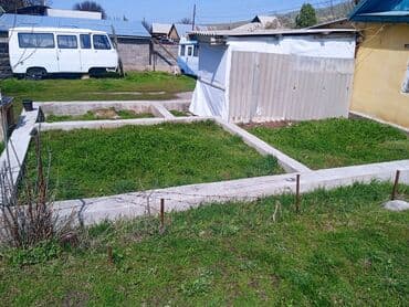 срочно продаётся дом в жил массиве калыс ордо: Үй, 5 кв. м, 2 бөлмө, Менчик ээси, Эски ремонт — 10