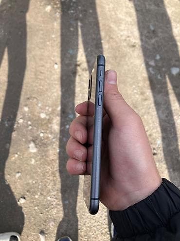 redmi 10 с: IPhone 11, Колдонулган, 256 ГБ, Кара, Заряддоочу түзүлүш, 82 % — 4