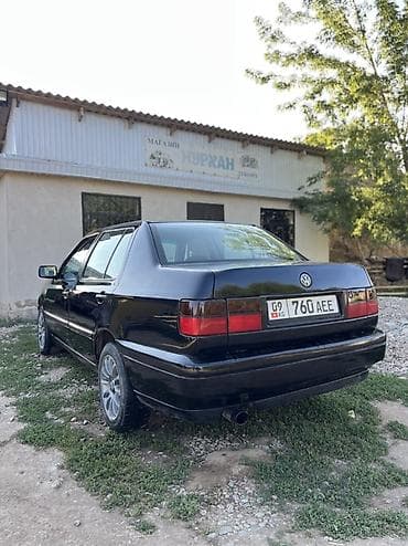 Унаа: Volkswagen Vento: 1993 г., 1.8 л, Кол менен иштөөчү, Бензин, Седан — 9