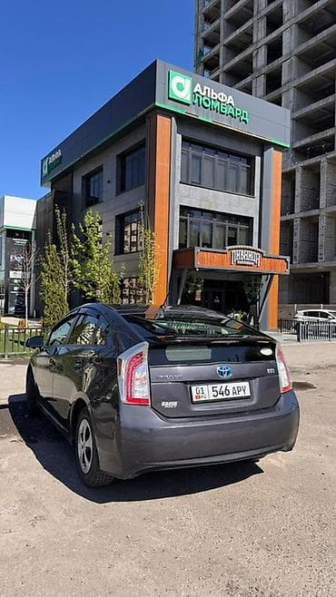 kenbo 600: Toyota Prius: 2013 г., Гибрид, Хэтчбэк — 3