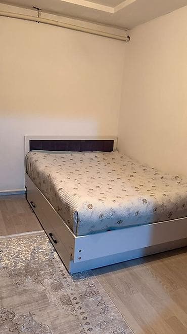 кровать и шкаф: Двуспальная кровать, Новый, С матрасом, длина - 200 см — 1