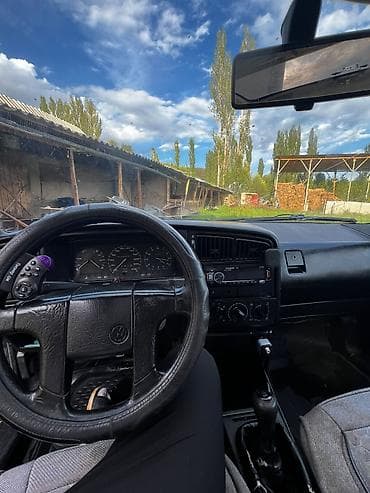 Унаа сатуу: Volkswagen Passat: 1990 г., 1.8 л, Кол менен иштөөчү, Бензин, Универсал — 3