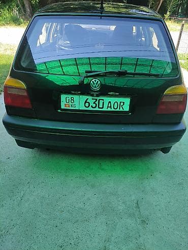 Унаа: Volkswagen Golf: 1993 г., 1.8 л, Кол менен иштөөчү, Бензин — 4