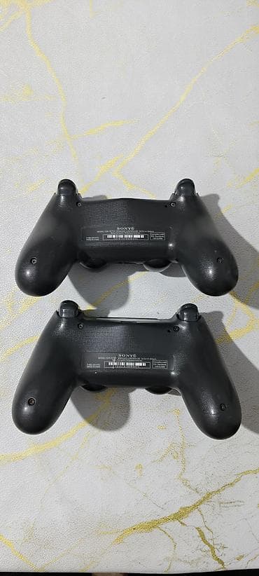 line 6: Г. Каракол продаю джойстик PS4 Китай один - 850сом оригинал один - — 4