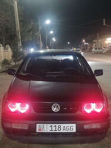 corolla runx: Volkswagen Vento: 1993 г., 2 л, Механика, Бензин, Седан — 1