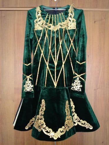 платье дордой: Костюм Ирландия . Платье на спине молния . Состояние отличное. Цена — 3