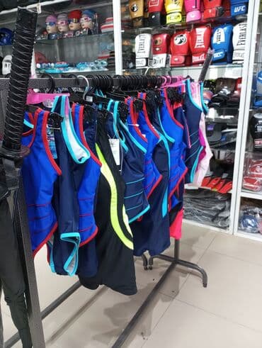 купальники з високою посадкою: Купальники для бассейна 
в наличии есть много разных размеров — 1