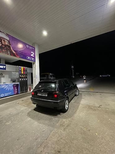 Унаа: Volkswagen Golf: 1992 г., 1.8 л, Кол менен иштөөчү, Бензин, Хетчбек — 10