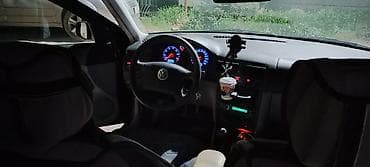 sprinter classic: Volkswagen Golf: 2000 г., 2 л, Ручные, Бензин, Хэтчбэк — 4