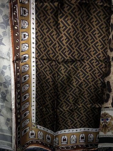 Моюн орогучтар, палантиндер: Женские платки шелковые с принтами 🇮🇹 - Материал:шелк - Формат — 7