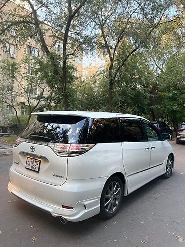 сиденья эстима: Toyota Estima: 2011 г., 2.4 л, Автомат, Бензин, Минивэн — 3