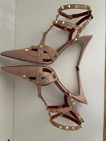 classic: Valentino Garavani Rockstud — культовая модель Элегантные босоножки — 6