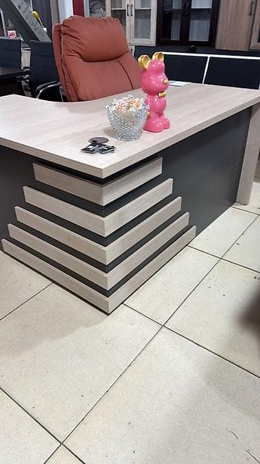 офисный угловой стол: Офисный стол, Нерегулируемый, цвет - Серый, Угловой, ЛДСП — 4