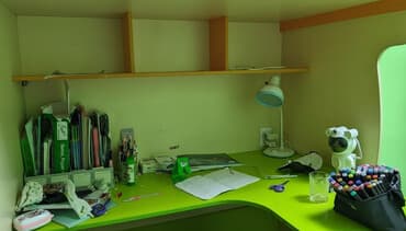 детский парта стол стулья: Детская гарнитура, Б/у, Для девочки, Для мальчика, цвет - Зеленый, Самовывоз — 1