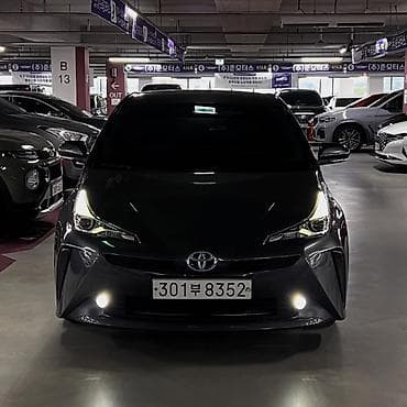 Транспорт: Toyota Prius: 2019 г., 1.8 л, Вариатор, Гибрид, Лифтбек — 2