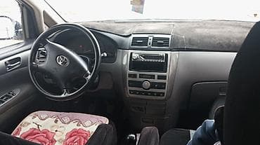 l9 авто: Toyota Avensis Verso: 2004 г., 2 л, Механика, Дизель, Минивэн — 4