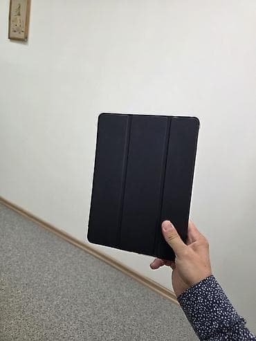 Планшеты: Планшет, Apple, 10" - 11", Wi-Fi, Б/у, Классический цвет - Золотой — 6