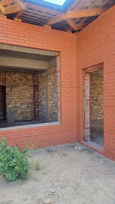 уч коргон: Продаётся коттедж, " Turpan Village'', с. Кара-Ой ( Долинка), третья — 2