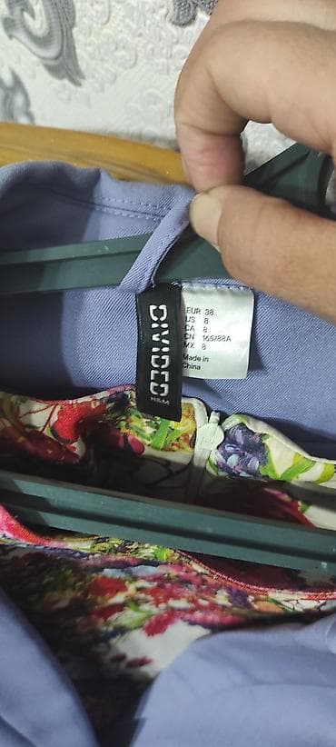 second hand: Двойка платье с костюмом, длина платья по колено на рост 160. Размер — 6