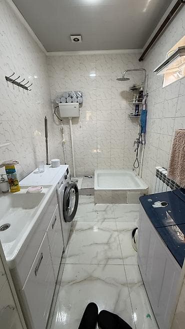 Продажа домов: 🏡 Участок – 4 сотых 🏠 Үйдүн өлчөмү – 11 × 11 м 🛏️ 5 бөлмөлүү 🧱 Үй ылай — 6