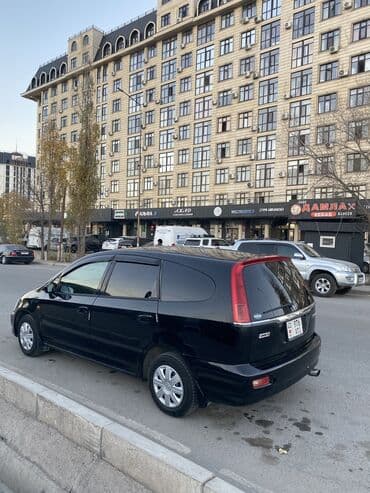 дом на обмен: Honda Stream: 2002 г., 1.7 л, Автомат, Бензиновая, Минивэн — 3